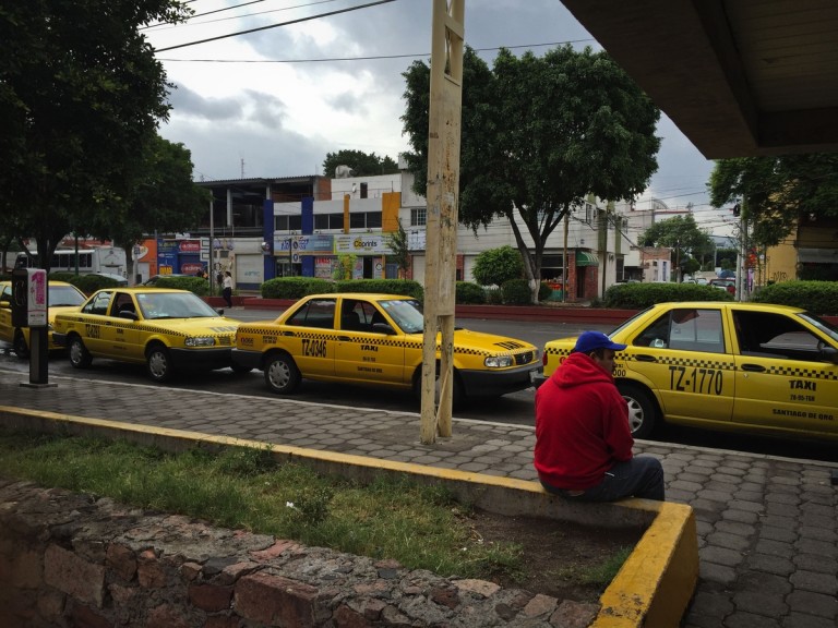 Incertidumbre en taxistas tras llegada de UBER_DC__2-2