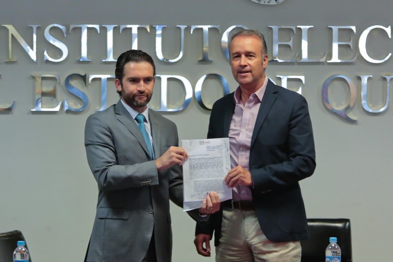 MARIO_CALZADA_ENTREGA_SOLICITUD_PLEBISCITO_CONCESION_SERVICIO_LIMPIA_VP__37