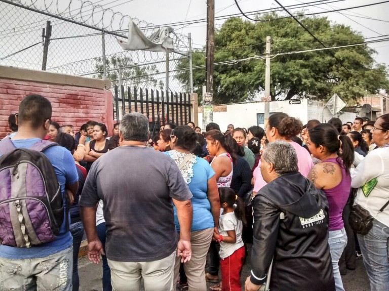 Protesta VS director de escuela J. Guadalupe Velazquez_OA_66