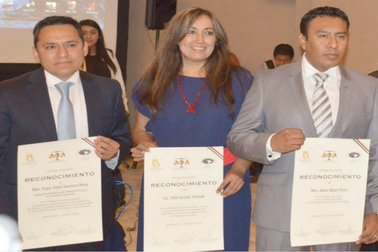 Abogados se comprometen a buscar una sociedad más justa. Foto: Especial