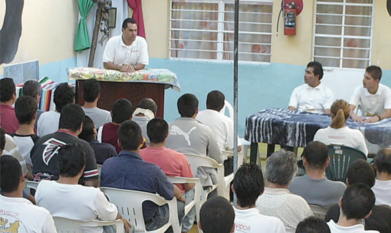 El secreario llamó a hacer un frente común contra las adicciones. Foto: Especial