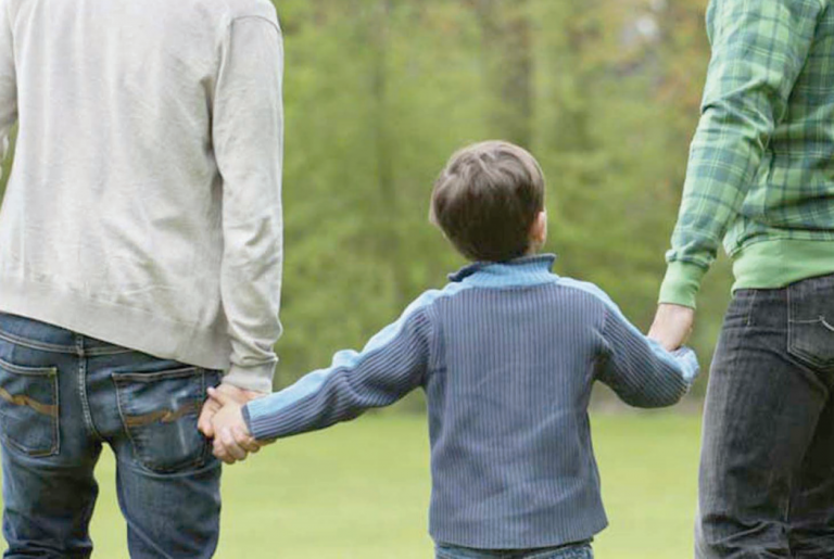 Adopciones gay no están prohibidas en la constitución. Foto: Especial