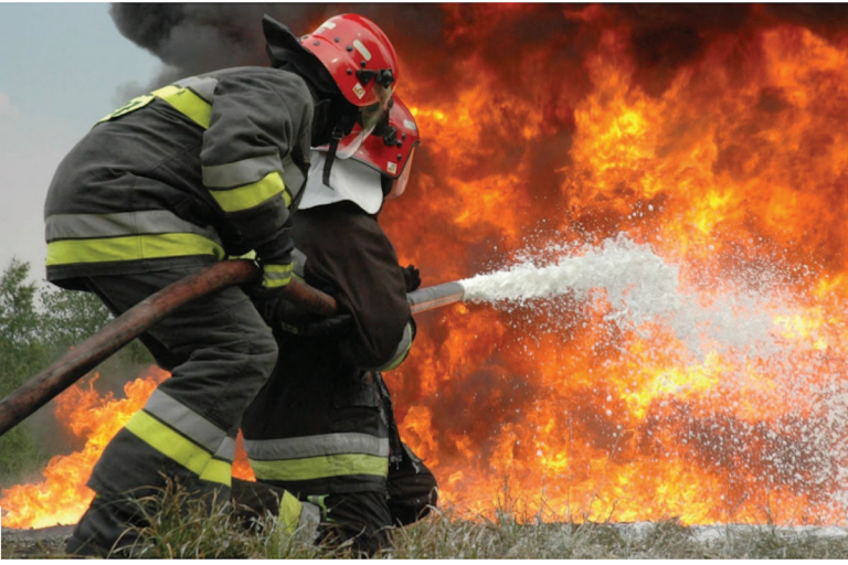Bomberos buscan apoyo. Foto: Especial