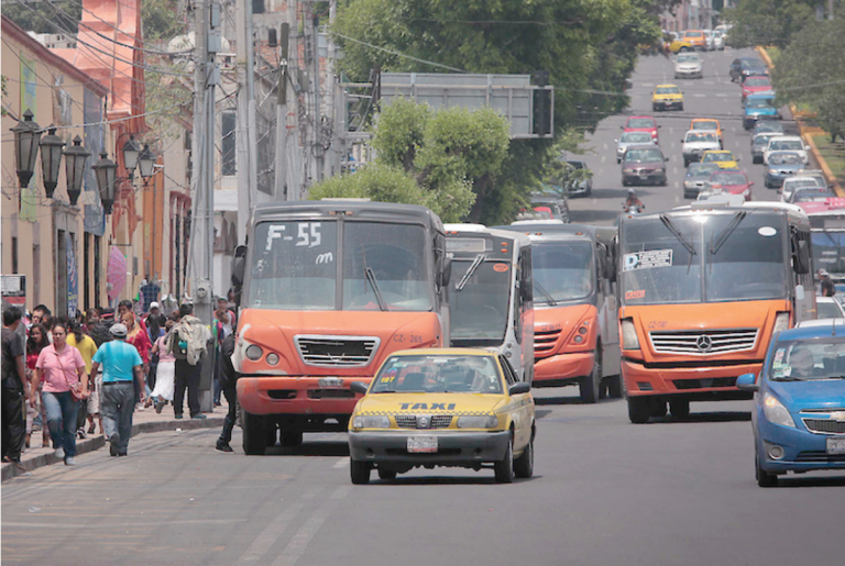 Consideran una solución tecnológica a la situación del transporte público. Foto: Especial