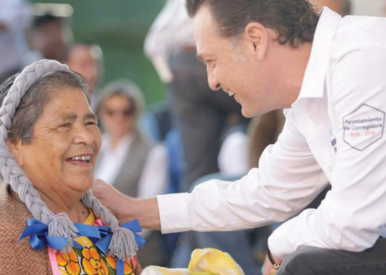 El alcalde llama a cumplir cabalmente con el servicio público. Foto: Especial