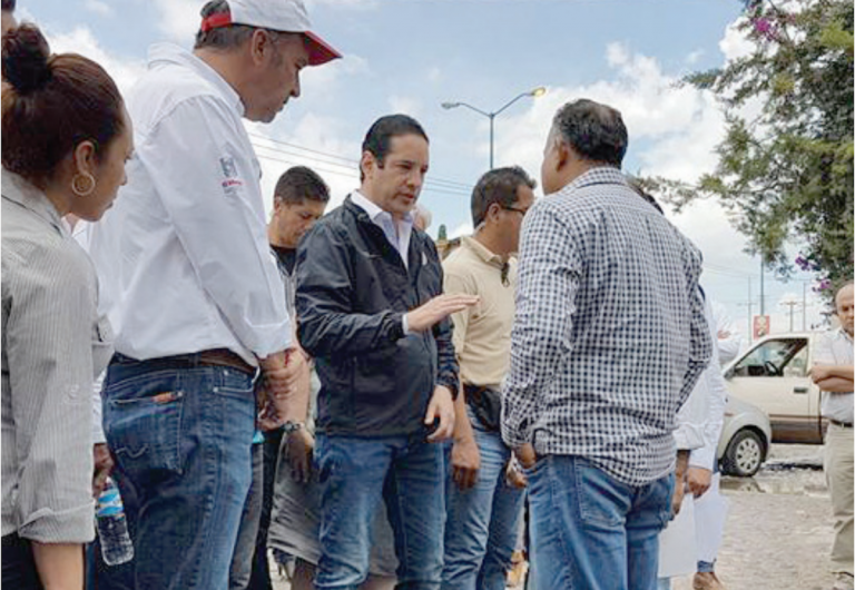 El gobernador se comprometió a destinar recursos a las familias afectadas. Foto: Especial