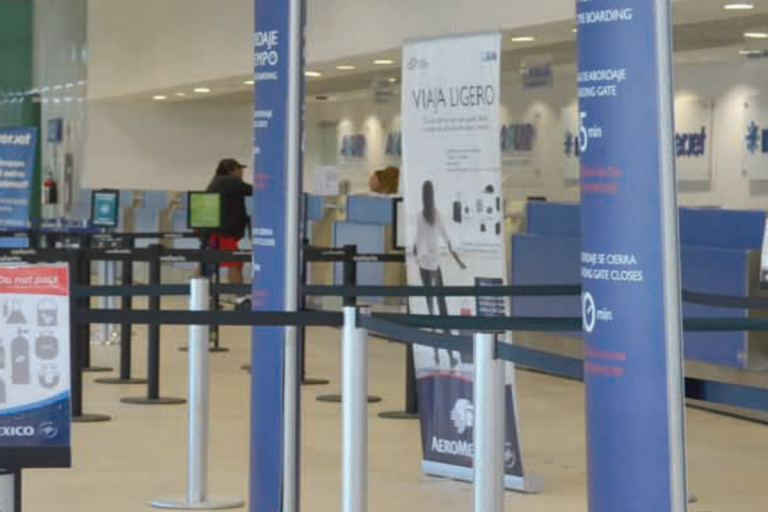 En periodo vacacional aumentará afluencia en AIQ. Foto: Especial