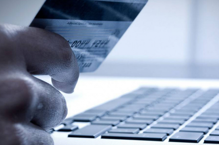 Entregaron ya la iniciativa de Ley Inmobiliaria. Foto: Especial