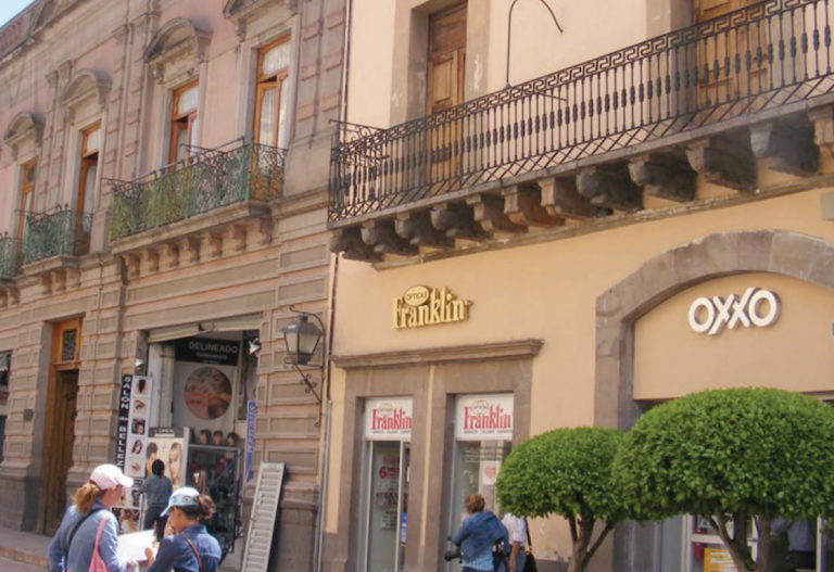 Exhortan a comerciantes a cumplir con el impuesto. Foto: Especial