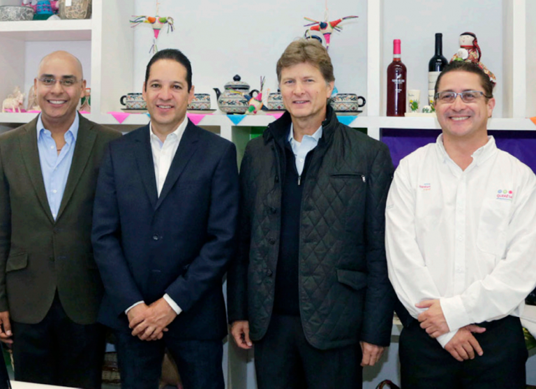 Inauguran funcionarios las oficinas de Punto México. Foto: Especial