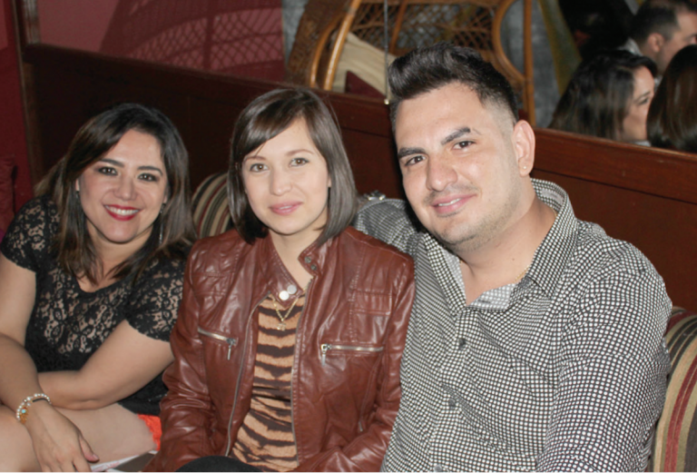 Javier Zuar, celebró su cumpleaños y Jan y Jazmín, lo felicitaron. Foto: Especial