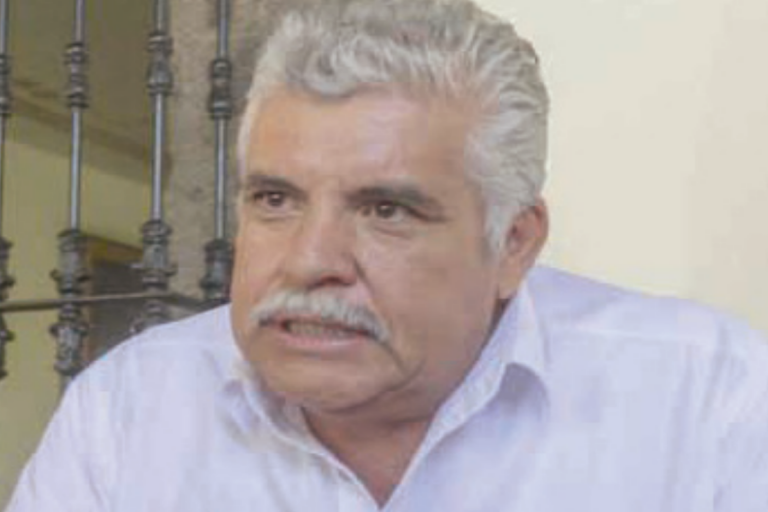 Osornio lamentó la clausura de espectaculares. Foto: Especial