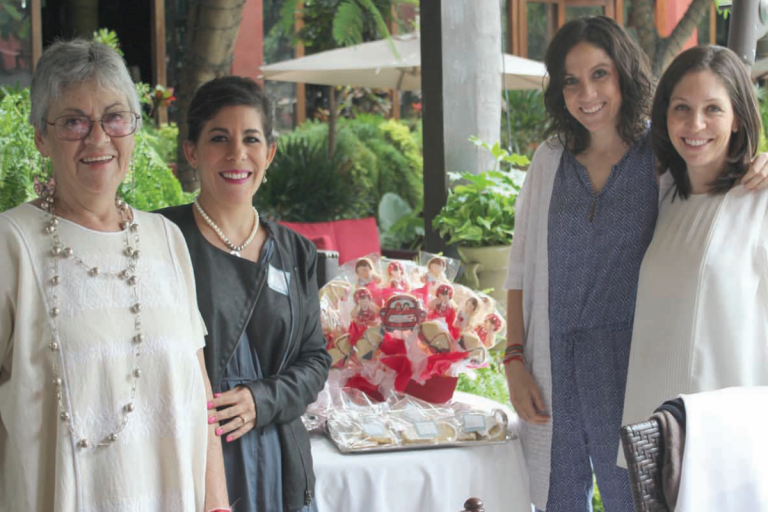 Paulina, feliz porque se casará en este mes. Foto: Especial