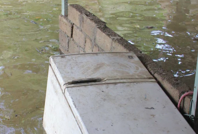 Piden a pobladores dejar las faldas del arroyo. Foto: Especial