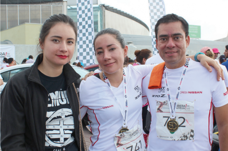 Disfrutaron la carrera autocom. Foto: Especial