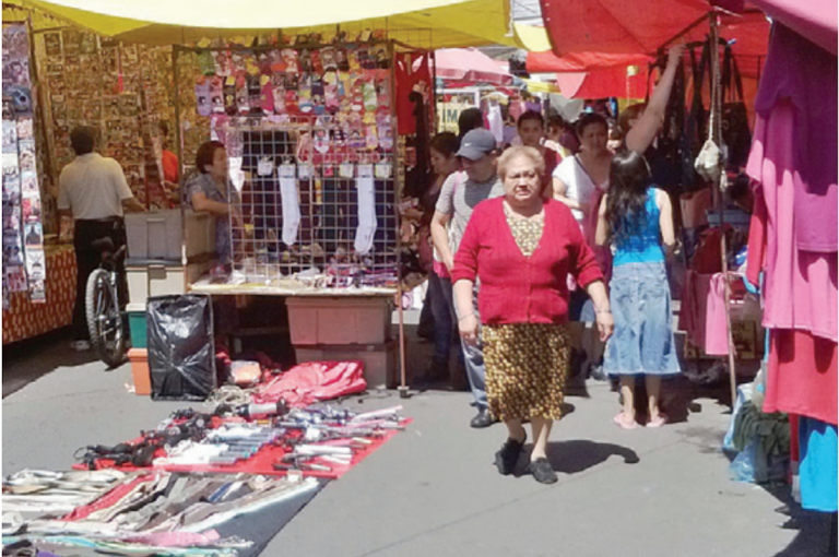 Estudiarán la posibilidad de poner más tianguis. Foto: Especial