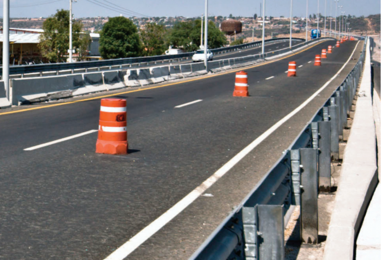 Exhortan a ampliar a cuatro carriles la carretera 200. Foto: Especial