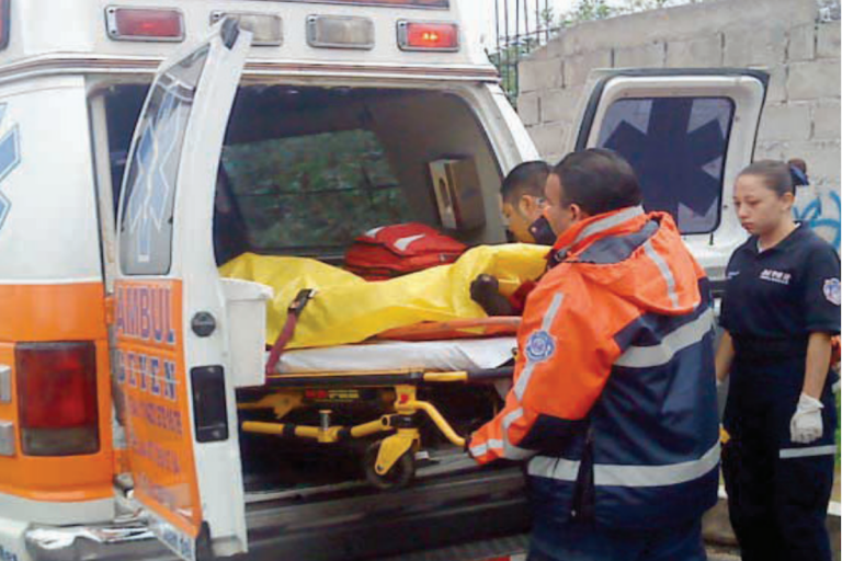 Indican que elementos no los dejan operar. Foto: Especial