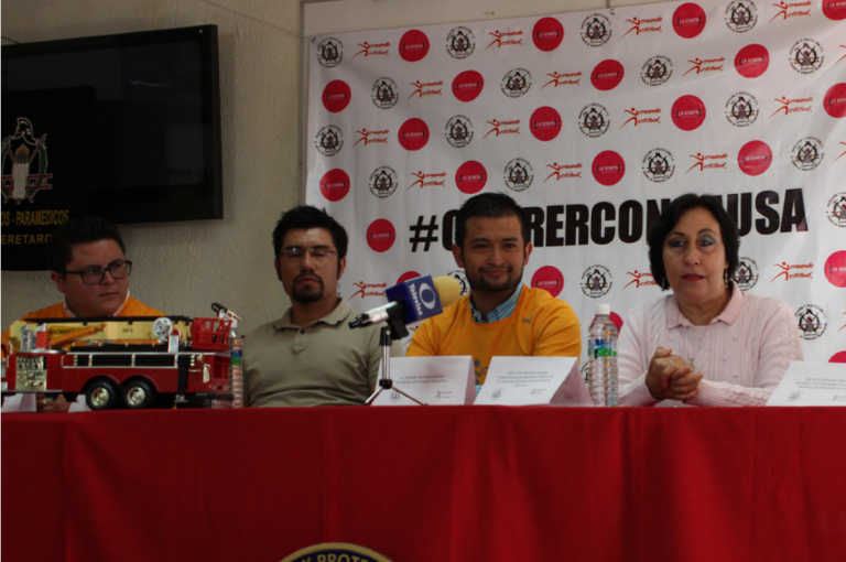 Invitan a comprar un camión de bomberos. Foto: Especial