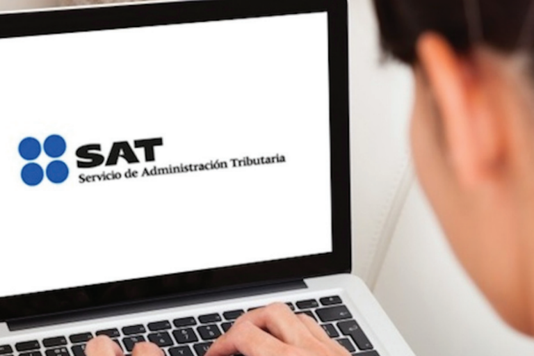 Pide SAT verificar correos. Foto: Especial