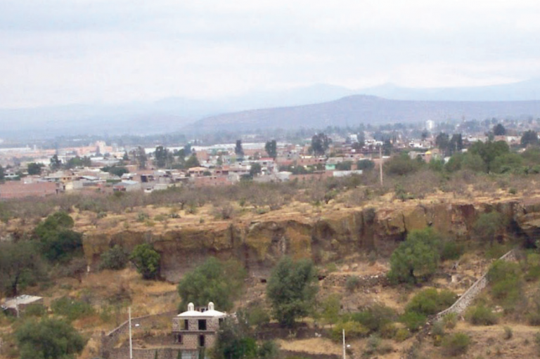 Se han abierto grietas de hasta un metro. Foto: Especial