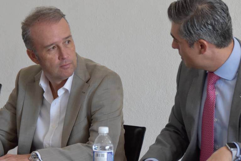 Se reunen empresarios y gobierno. Foto: Especial