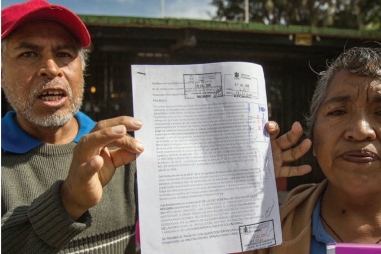 Toman instalaciones en repudio al director. Foto: Especial