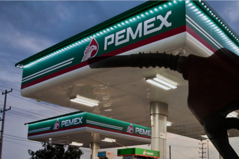 Verifican seguridad en gasolineras. Foto: Especial