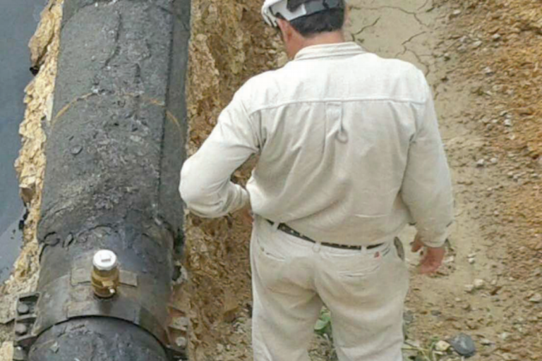 Alcalde sostiene que Pemex no asume su responsabilidad. Foto: Especial