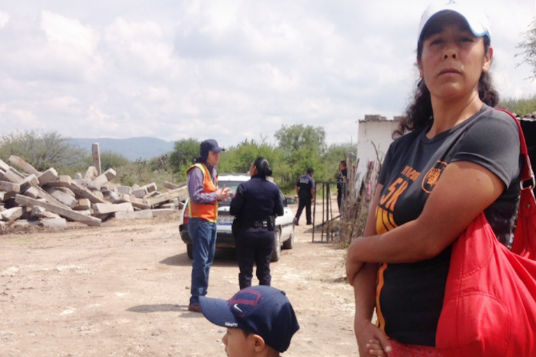 Ayer la empresa procedió al derribo de 6 viviendas. Foto: Especial
