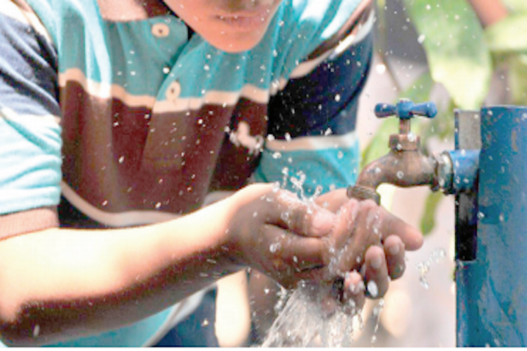 Descartan que brote sea ocasionado por red de agua. Foto: Especial