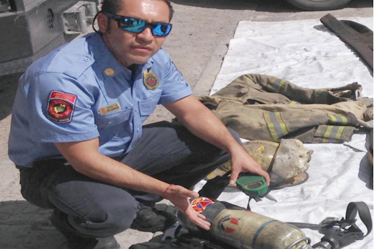 El incendio consumió y daño equipos. Foto: Especial