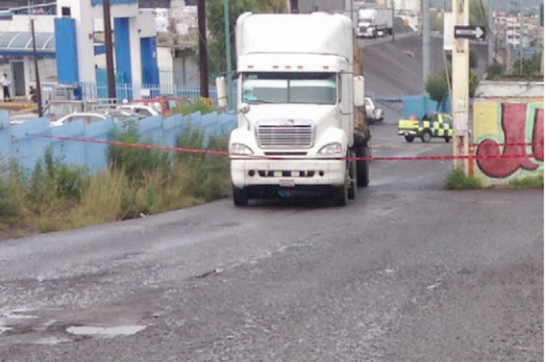 El trabajador resbaló por las condiciones de humedad. Foto: Especial