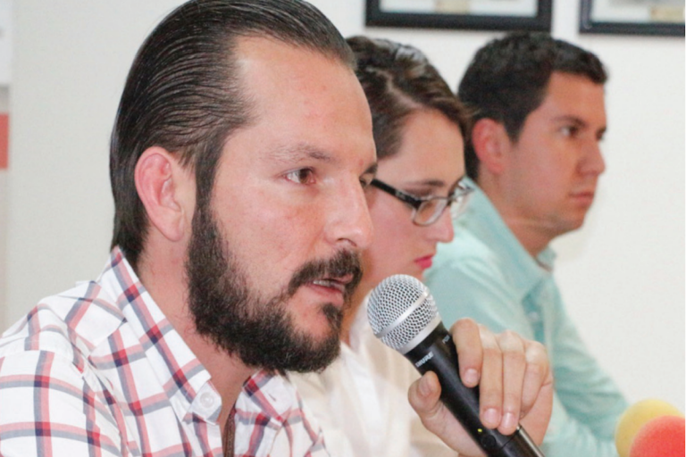 Llama granados al consenso. Foto: Especial