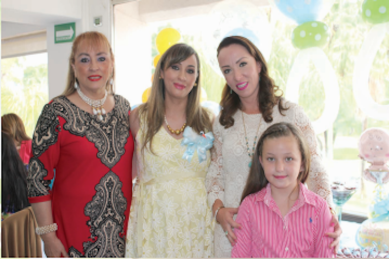 Lupita feliz en su maternidad. Foto: Especial