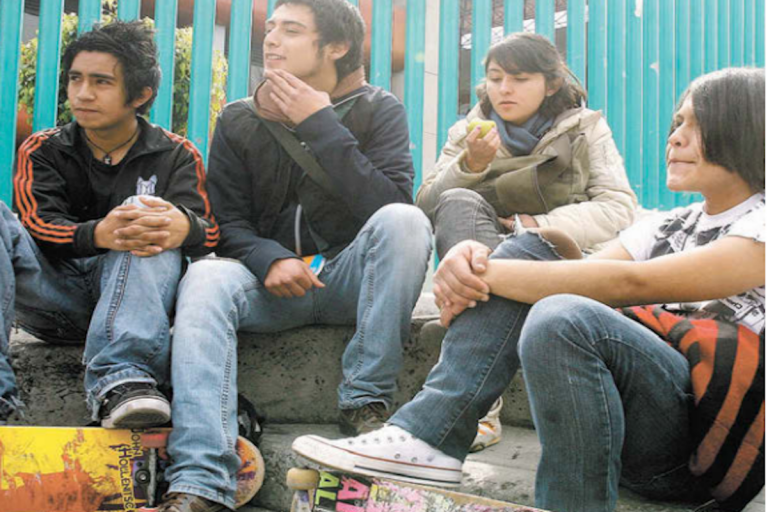 Se deben garantizar espacios de jóvenes en la política. Foto: Especial