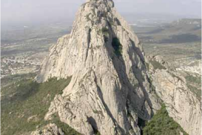 Un joven perdió la vida en Peña de Bernal. Foto: Especial
