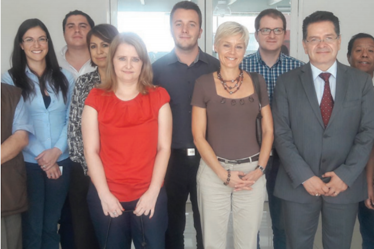 Adquieren estudiantes competencias profesionales. Foto: Especial