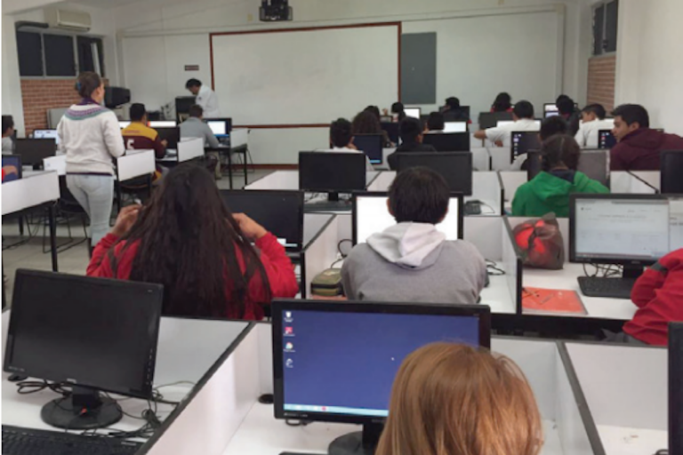 Aplican tamizaje a bachillerato. Foto: Especial