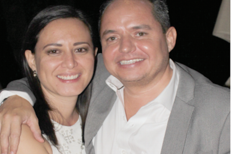 Celebraron su boda civil. Foto: Especial