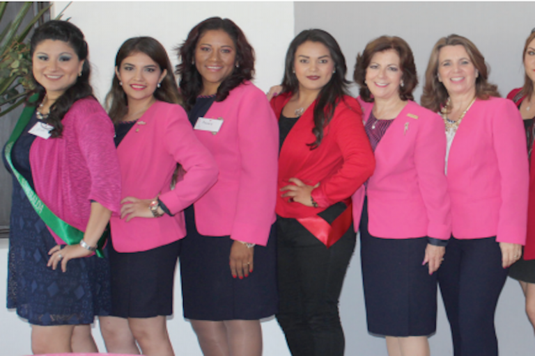 Disfrutaron del ameno desayuno. Foto: Especial