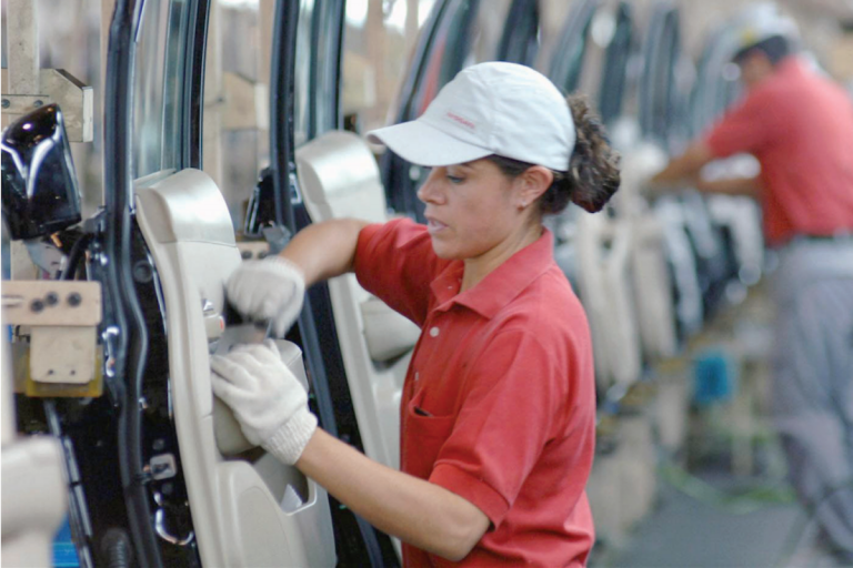 Faltan 35 empleos para alcanzar la meta del año. Foto: Especial