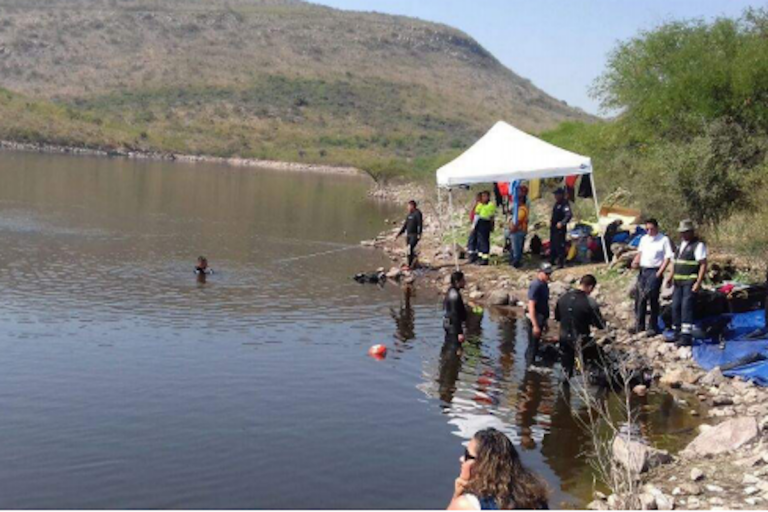 Fue encontrado cuerpo flotando en el bordo. Foto: Especial