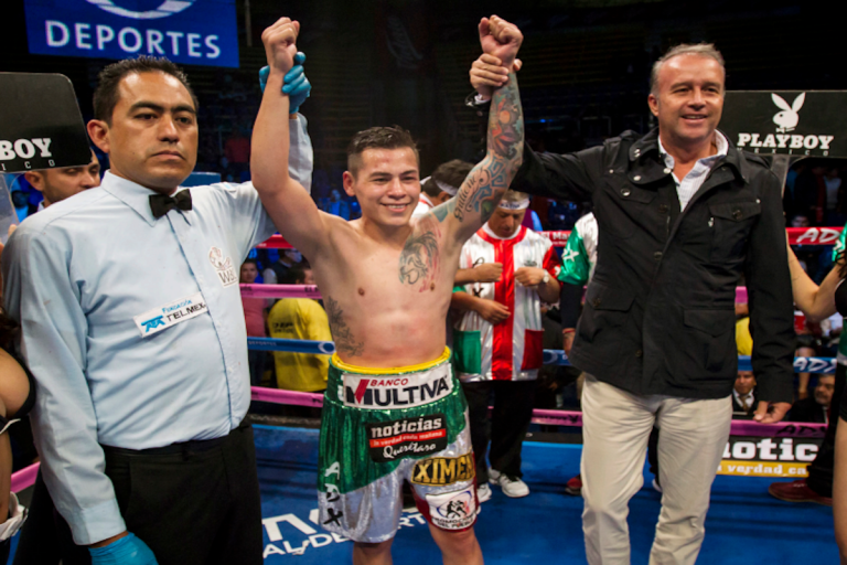 Gana por nocaut técnico. Foto: Especial