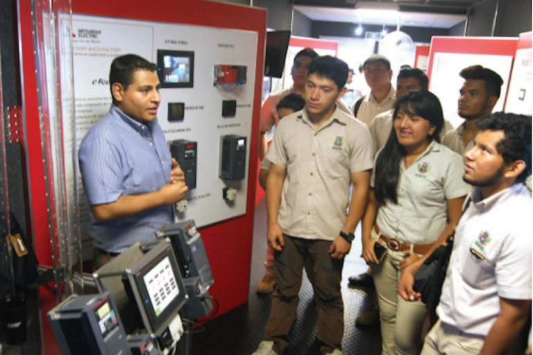 Gestionan la ampliación de avenida. Foto: Especial