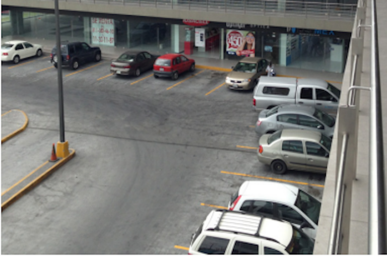 Insiste PRD en gratuidad de estacionamientos. Foto: Especial