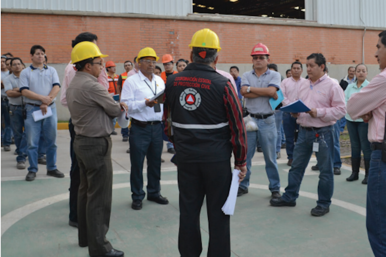 Inspeccionan que inmuebles sean seguros. Foto: Especial