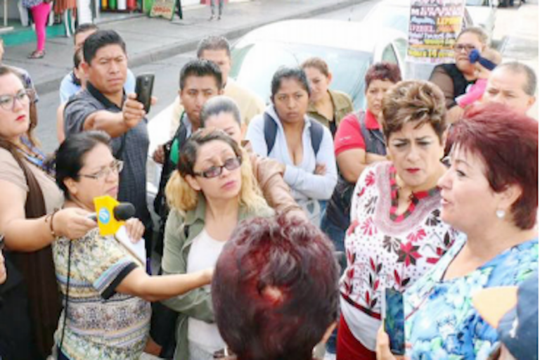 Lety Mercado se reunió con inconformes. Foto: Especial