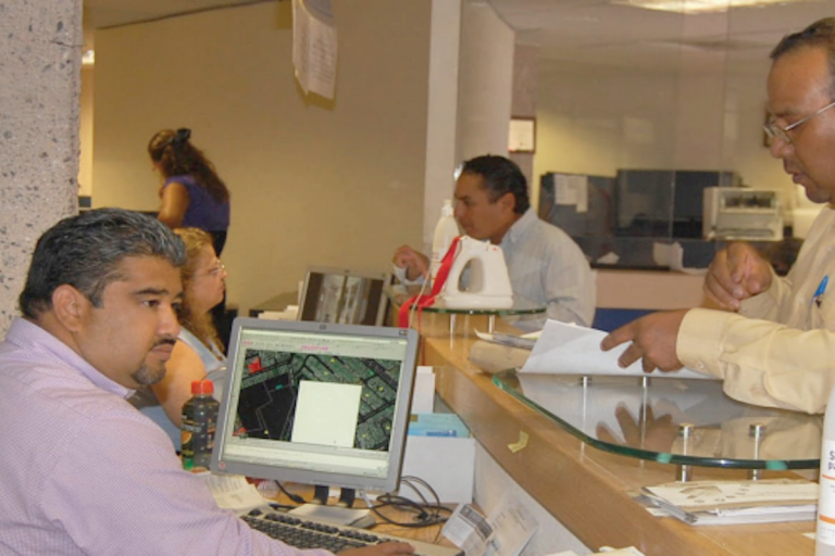 Morosos, reto para la recaudación. Foto: Especial