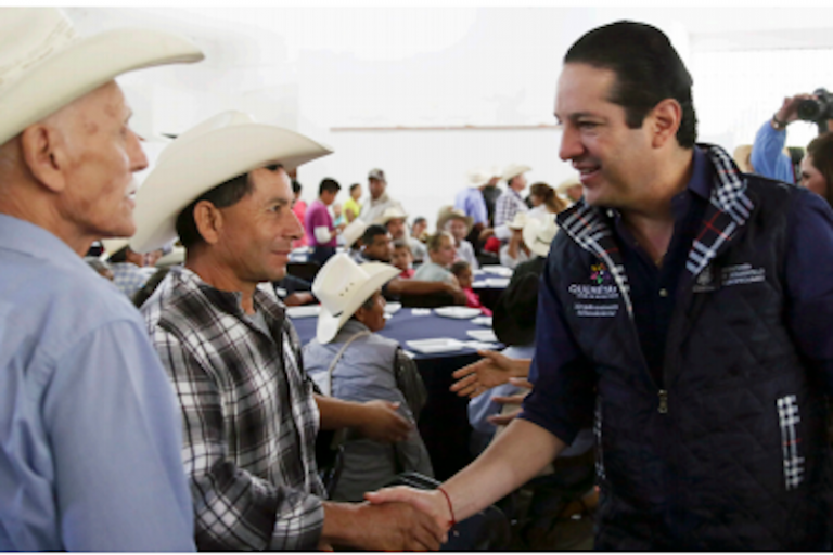 Reitera su apoyo a los ganaderos de la Sierra Gorda. Foto: Especial